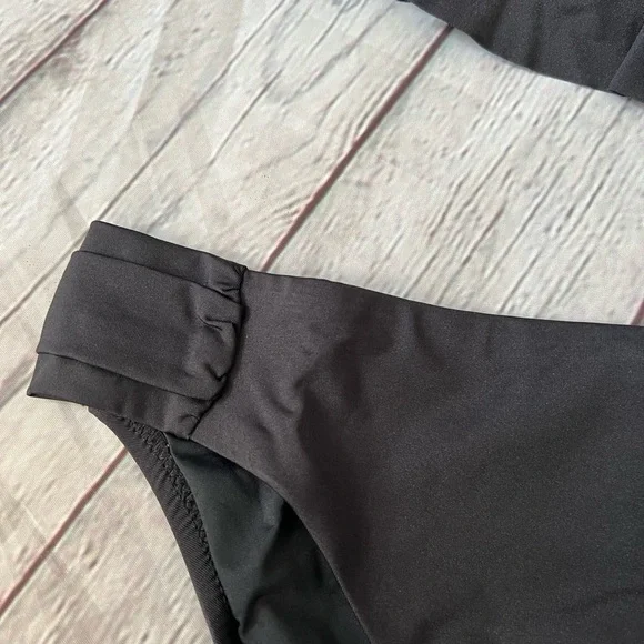 TRINA TURK BIKINI SET - OFF THE SHOULDER RUFFLE BANDEAU & SIDE SHIRRED H… - Picture 10 of 10